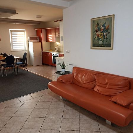 Royal Apartmani Bosanski Samac Экстерьер фото