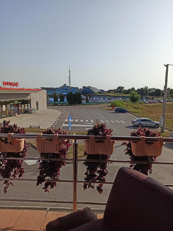 Royal Apartmani Bosanski Samac Экстерьер фото
